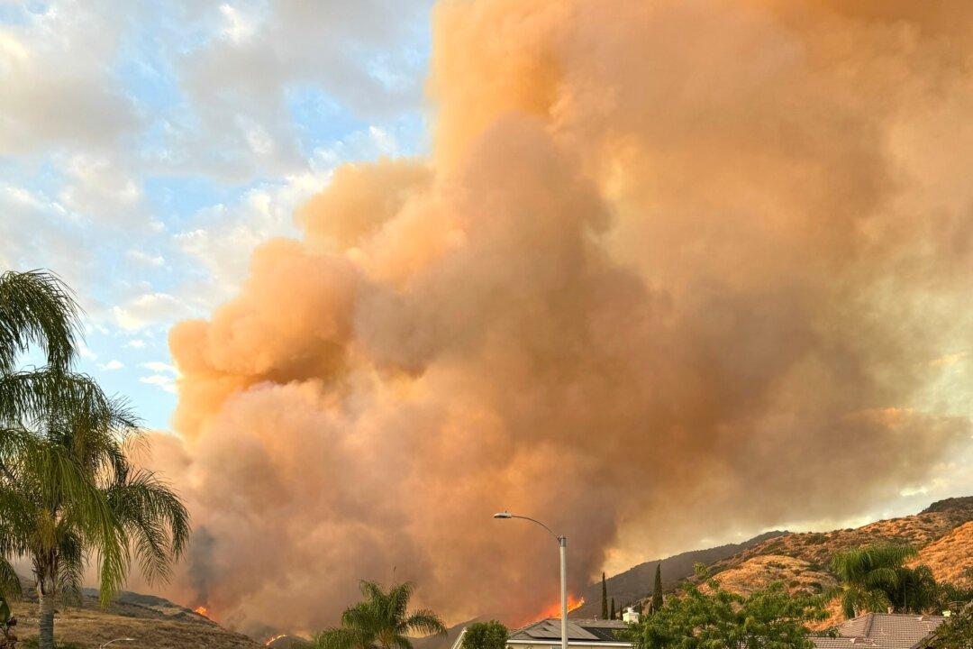 Fast Moving Fire Burns 41 Square Miles in San Bernardino County