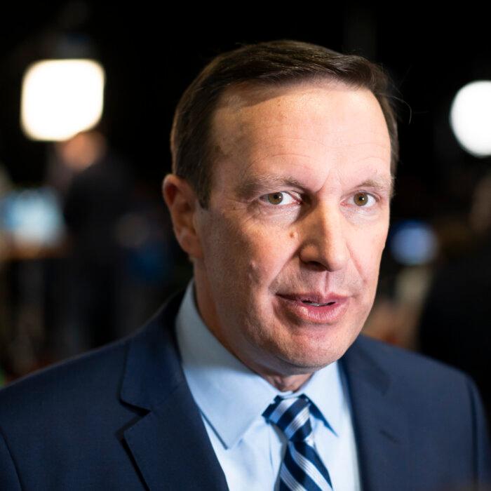 Sen. Murphy to Force a Vote on Arms Sales After Qatar Gifts Trump Presidential Plane