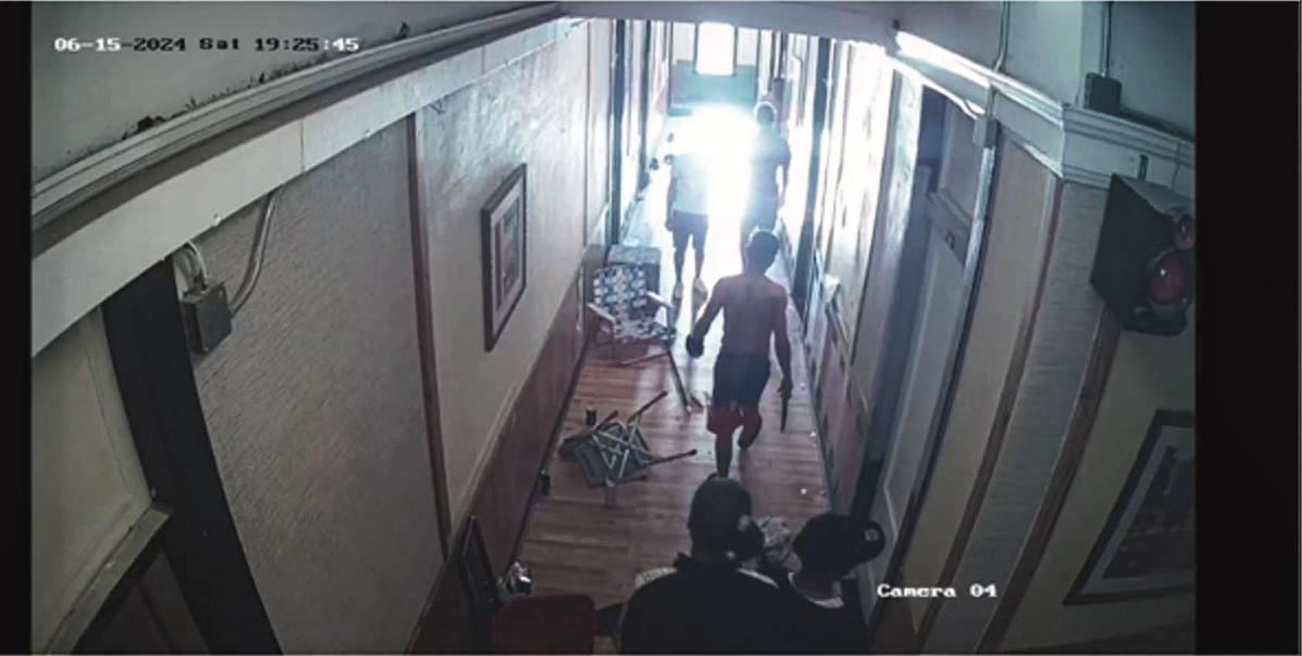 Texas City Shuts Down Hotel Occupied by Venezuelan Gang After 693 Police Calls