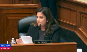 Crowd Applauds After Tense Exchange Between Stefanik and Cuomo