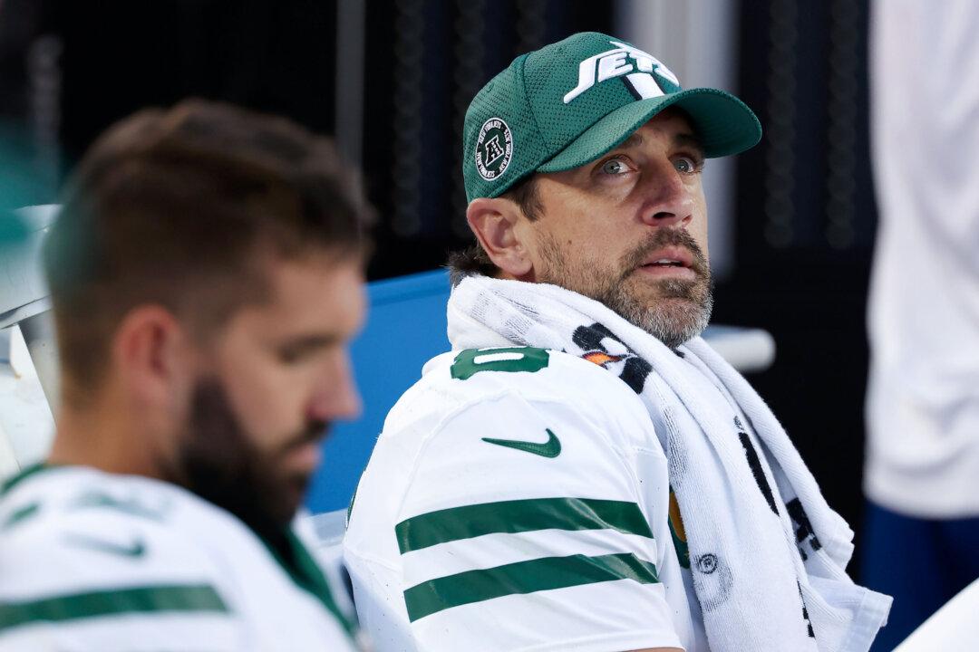 Aaron Rodgers Brings Back ‘Relax’ Quote to Calm New York Jets Fans