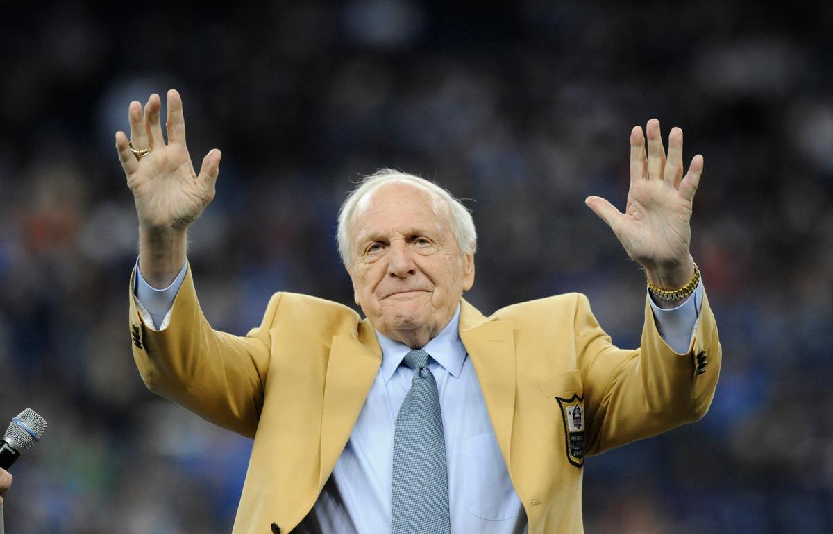 Hall of Famer Joe Schmidt, Who Helped Detroit Lions Win 2 NFL Titles, Dies at 92