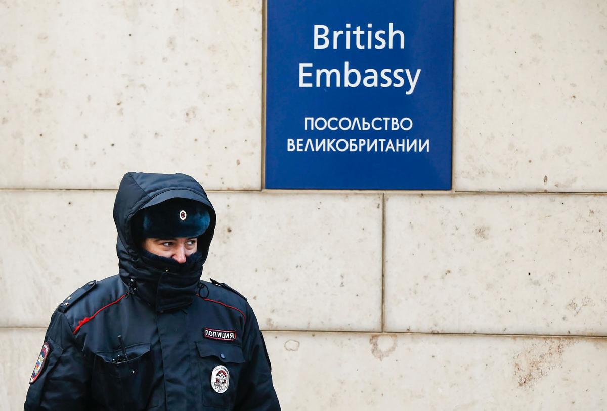 Russia Expels 6 British Diplomats Accused of Spying for MI6