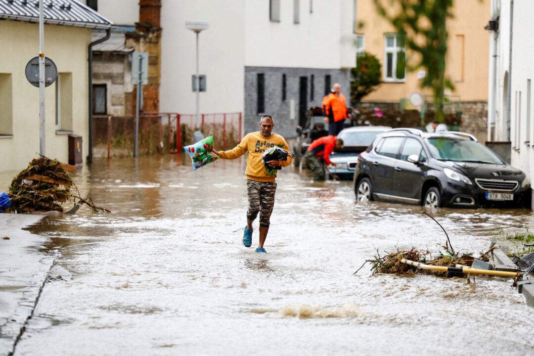 Floods Across Central and Eastern Europe Cause 10 Deaths, Thousands to Be Evacuated