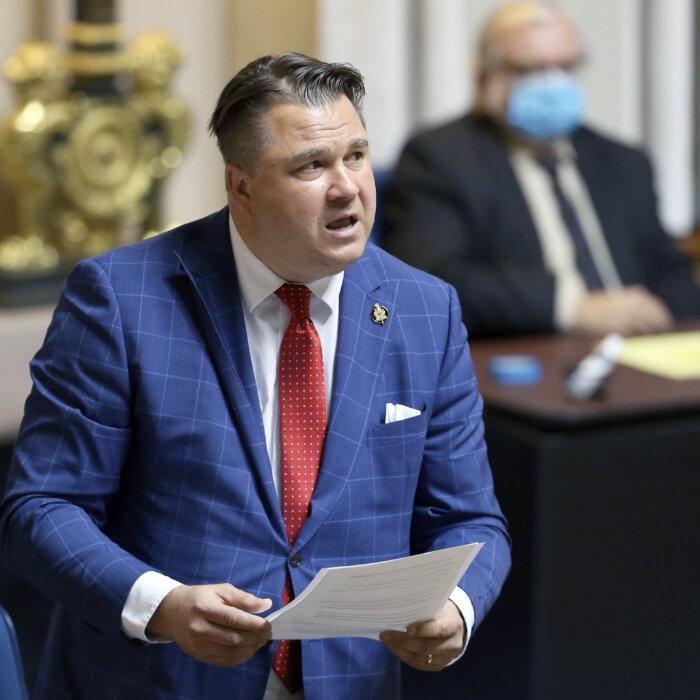 Legal Groups Urge Manitoba NDP to Restore Ousted Backbencher