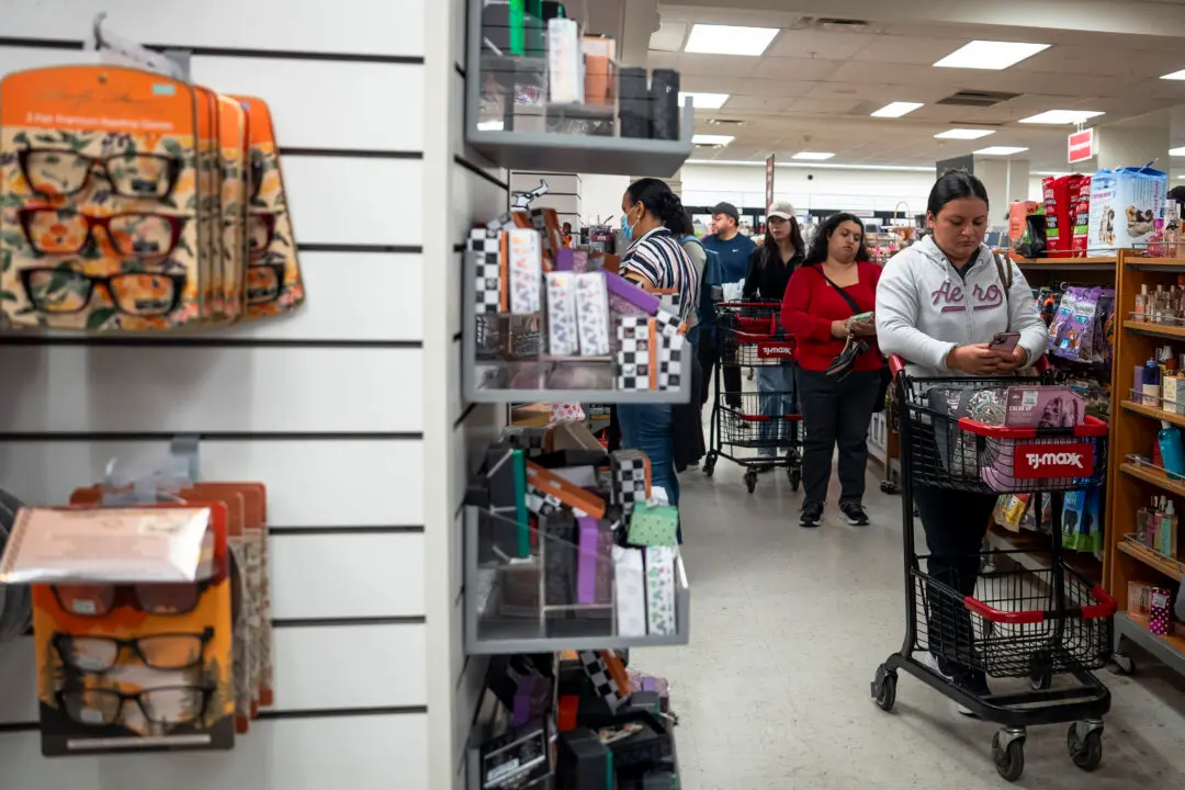 GDP Growth Slows to 1.5% in Second Quarter; U.S. Launches New Round of Strikes After Iran Attack