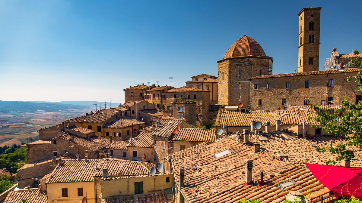 Volterra and San Gimignano: Two Sides of Northern Tuscany