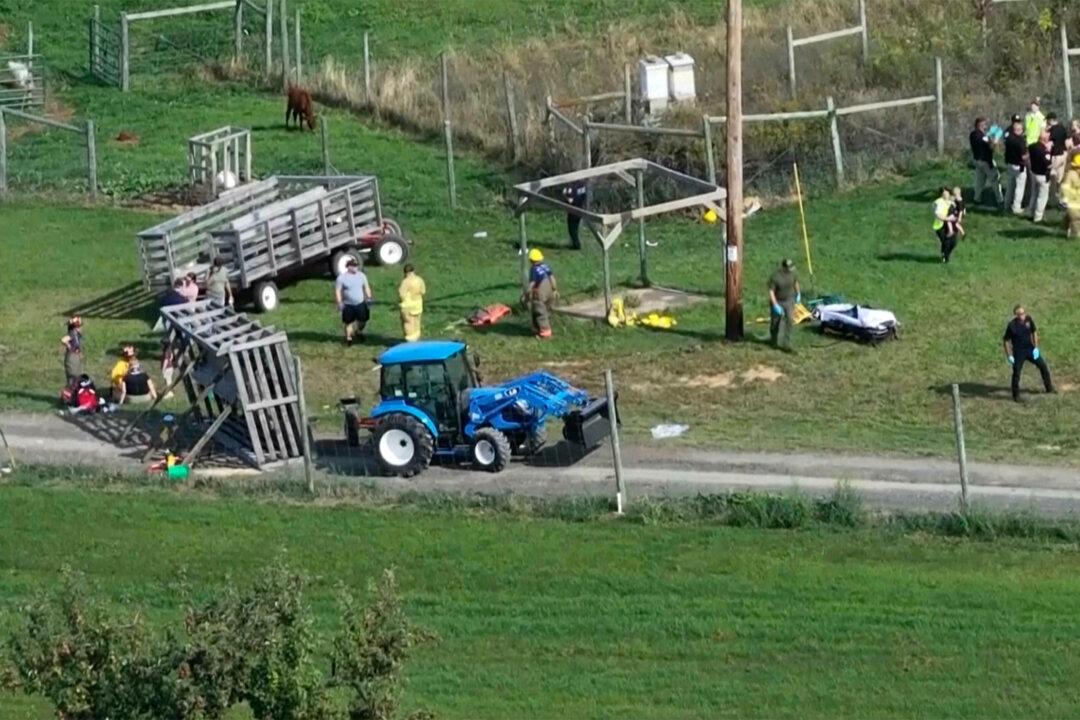 Wagon Rolls Over at Wisconsin Apple Orchard Injuring About 25 Children and Adults
