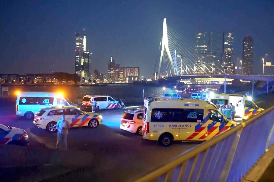 Police Say 1 Person Killed, Another Seriously Wounded in Stabbing in Rotterdam