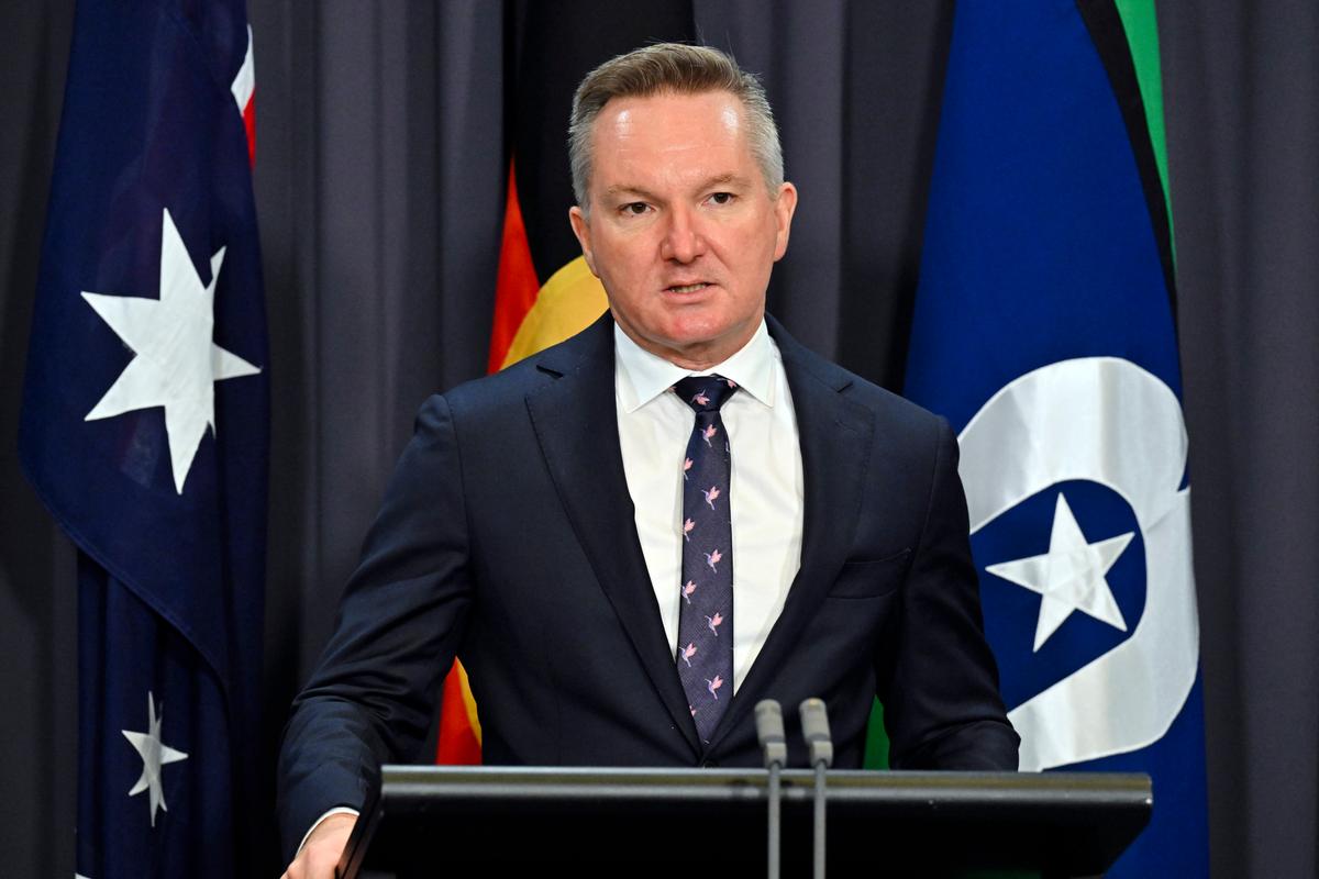 Bowen Flags Overhaul of Power Price System Amid Soaring Energy Bills