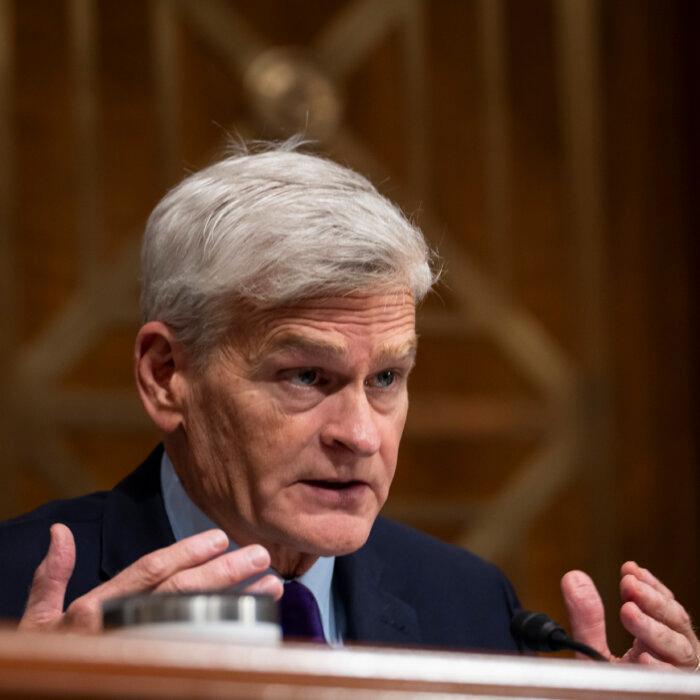 Senate Meets on Bhattacharya for NIH Director, Makary for FDA Commissioner