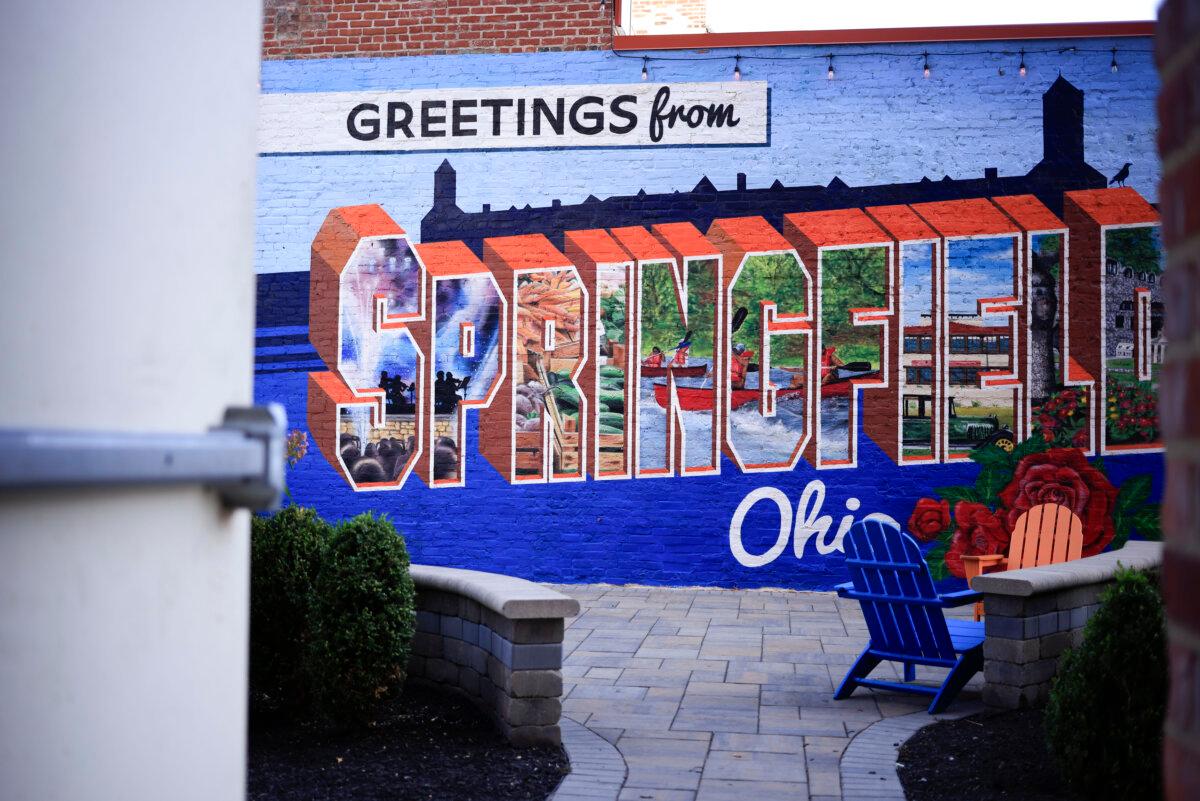 A mural is displayed in an alley downtown in Springfield, Ohio. Springfield, home to a large Haitian community, was thrust into the national spotlight after former President Donald Trump accused members of the immigrant community of eating the pets of local residents. Photo taken on Sept. 16, 2024. (Luke Sharrett/Getty Images)