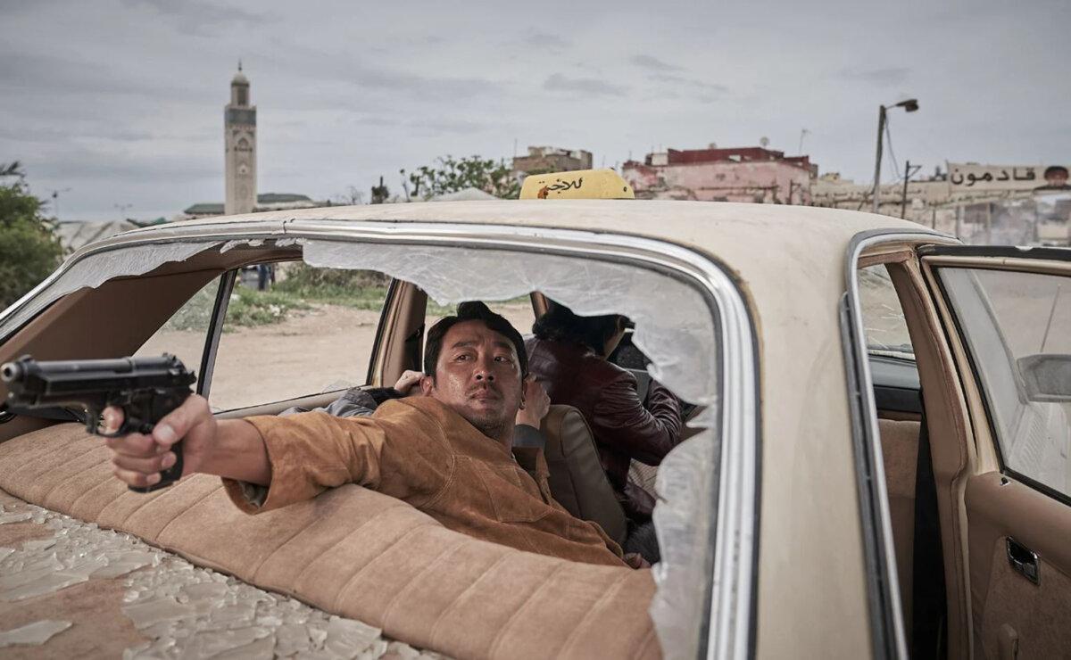 Lee Min-jun (Ha Jung-woo), in “Ransomed.” (Showbox)