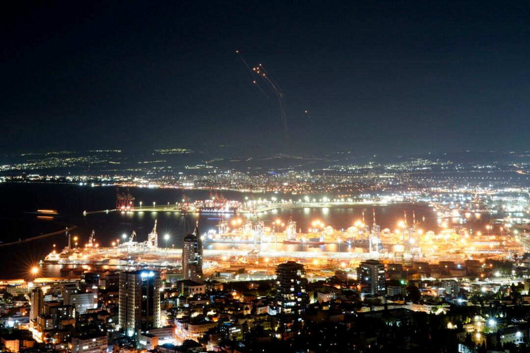 Hezbollah Targets Tel Aviv as Israel Continues Strikes