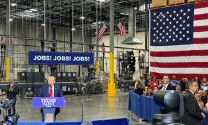 Trump Says He Would Threaten to Blow Iran ’to Smithereens’ Over Assassination Threat