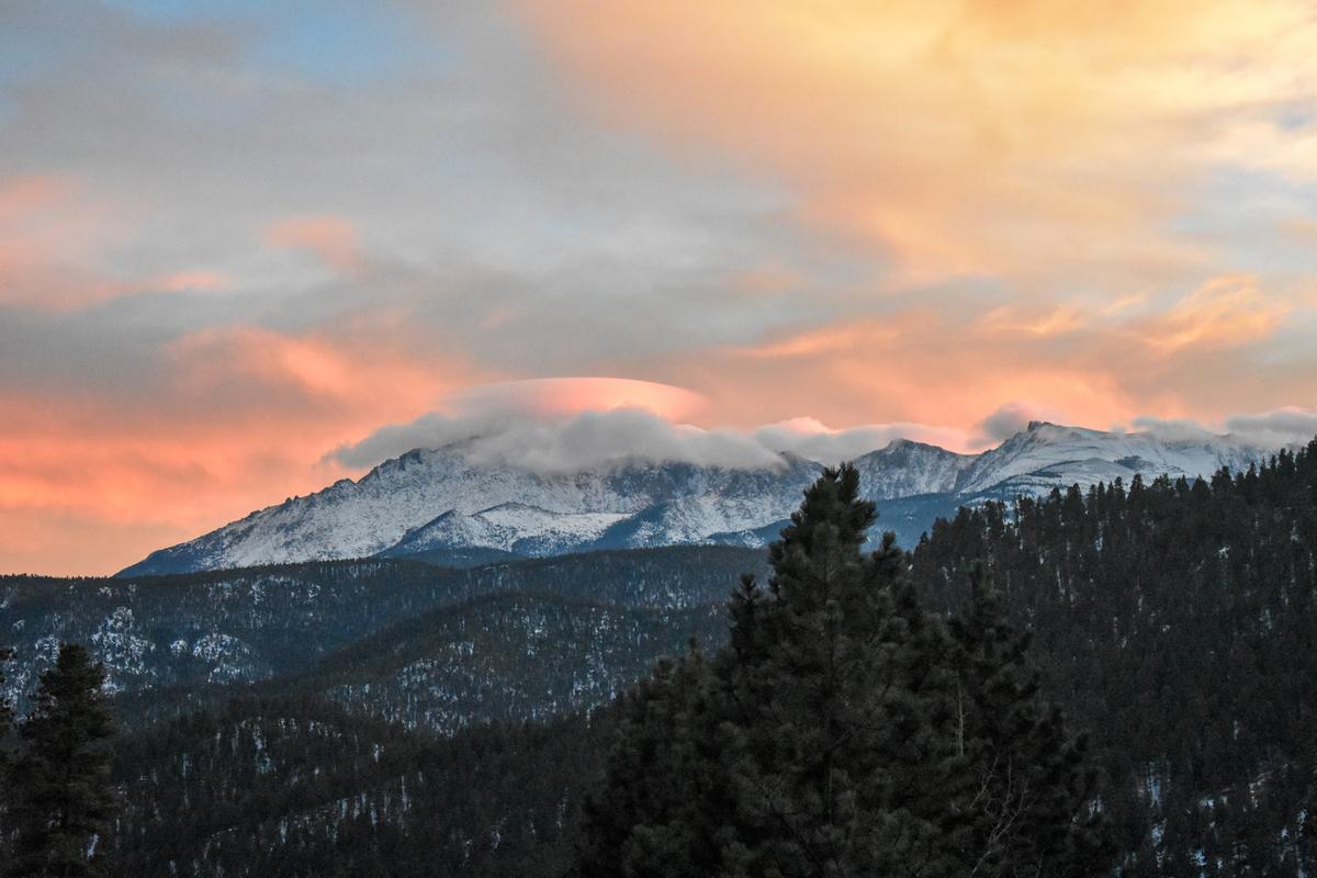 Teller County an Ideal Fall Destination in Colorado: Hikes, Drives and Attractions