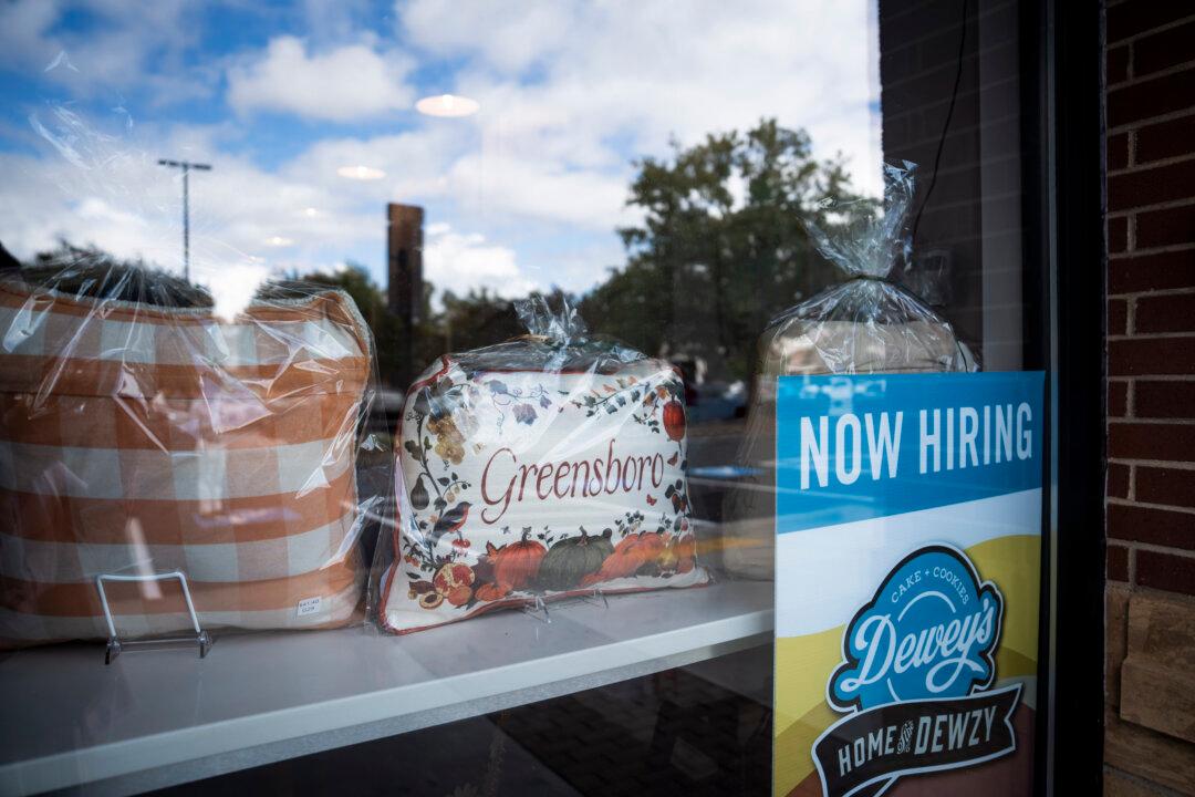 US Economy Adds 22,000 New Jobs in August, Below Market Estimates