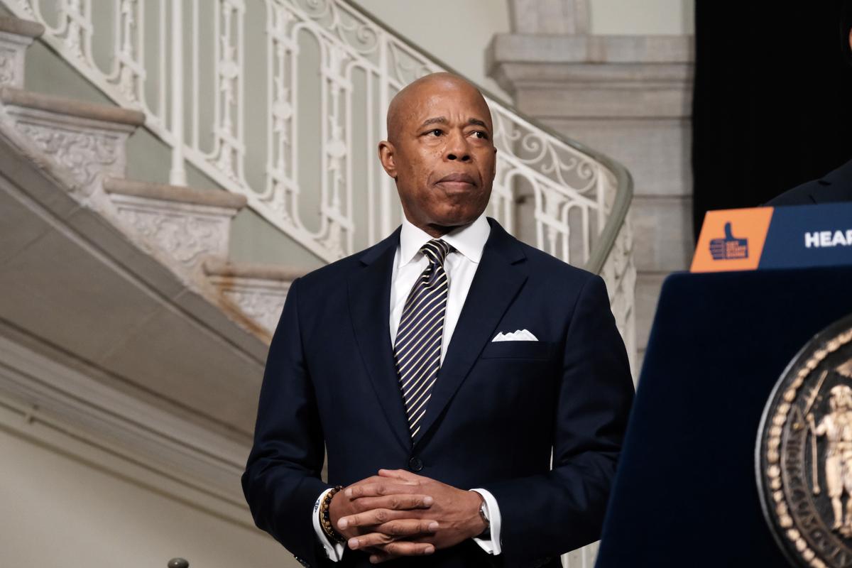 New York City Mayor Seeks to Dismiss Bribery Count