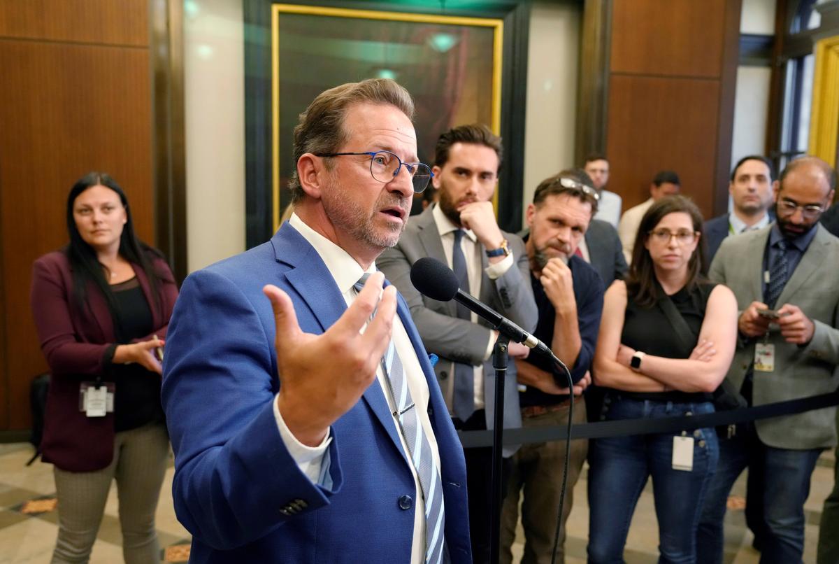 Bloc Leader Says Party Hasn’t Discussed Backing of Bills With Liberals to Avoid Election