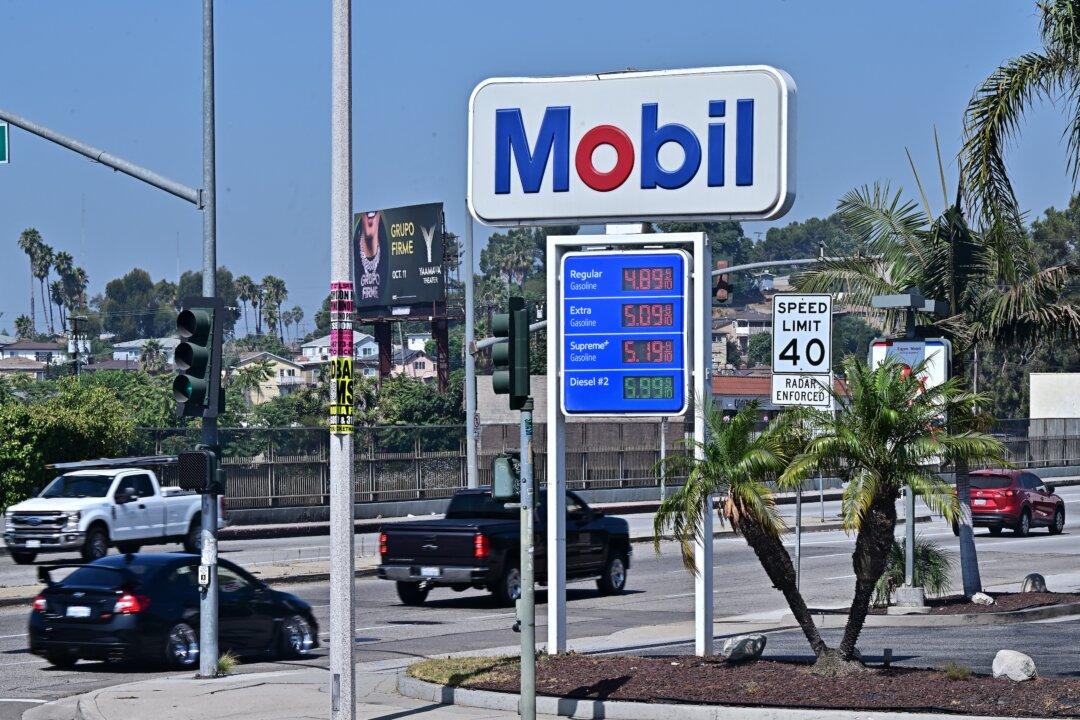 Lower Oil and Gasoline Prices Forecast for This Summer