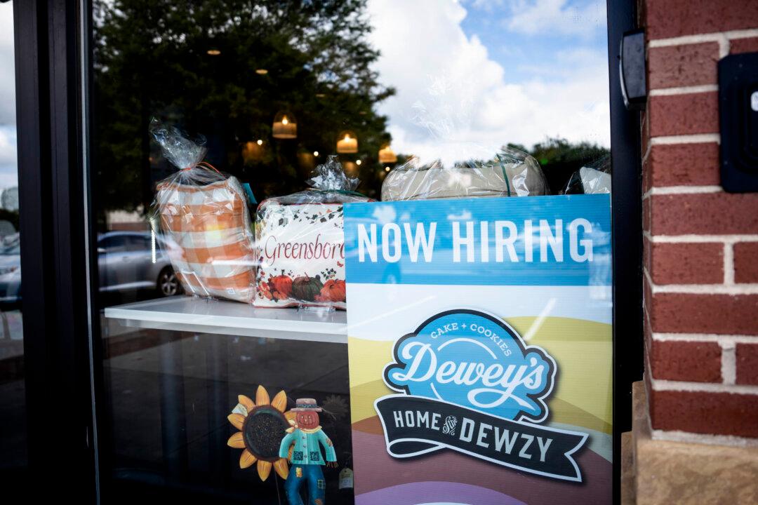 US Government Shutdown Delays September Jobs Report
