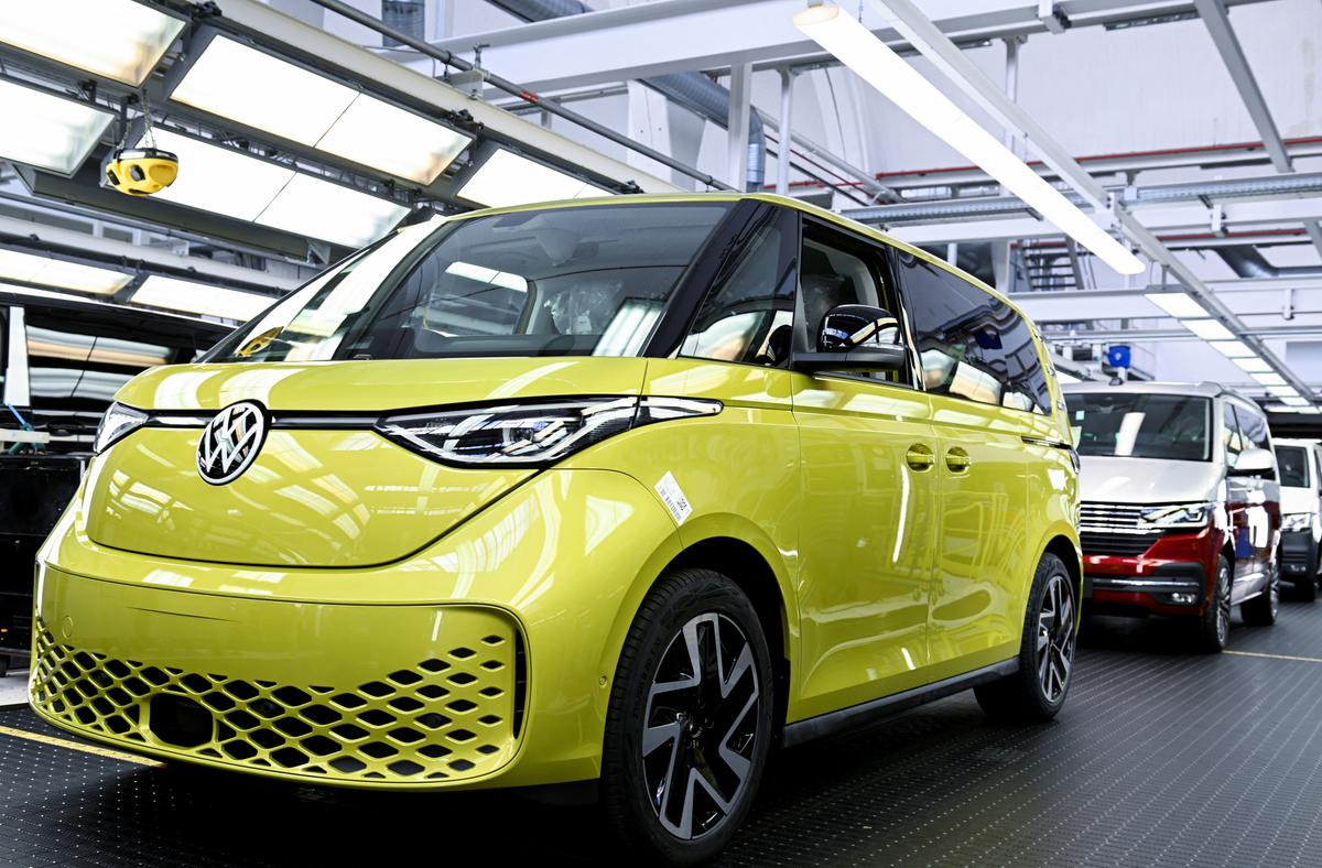 Germany Rejects Italian Proposal for Early Review of Gas-Powered Car Ban