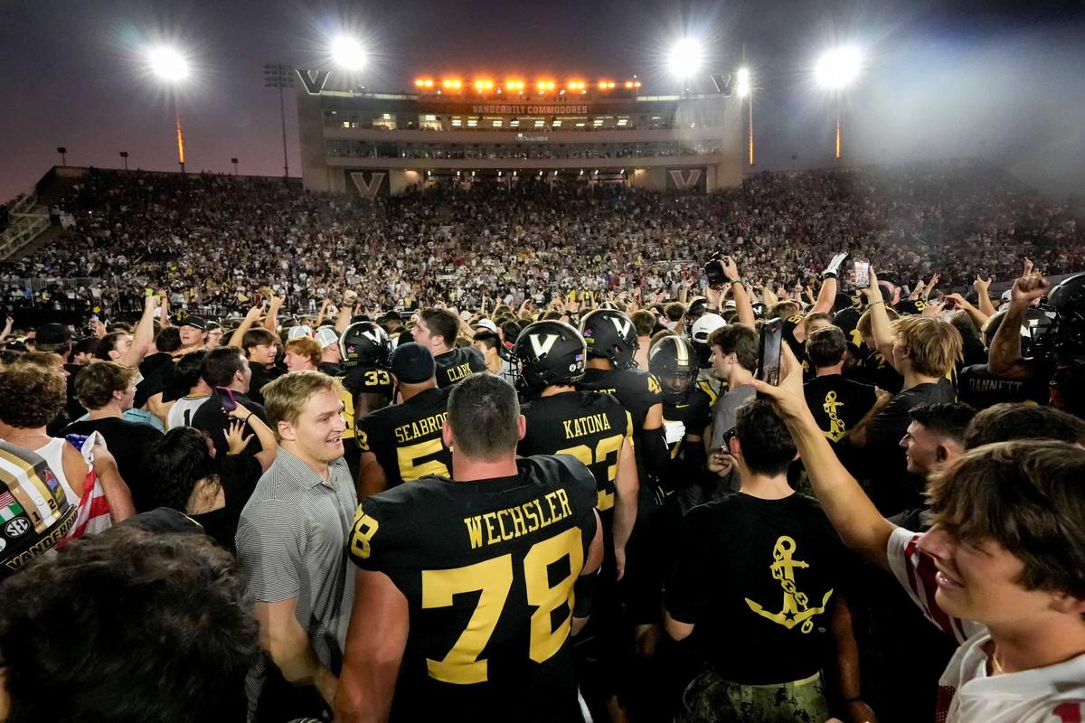 Vanderbilt Takes Down No. 1 Alabama 40–35 in Historic College Football Victory