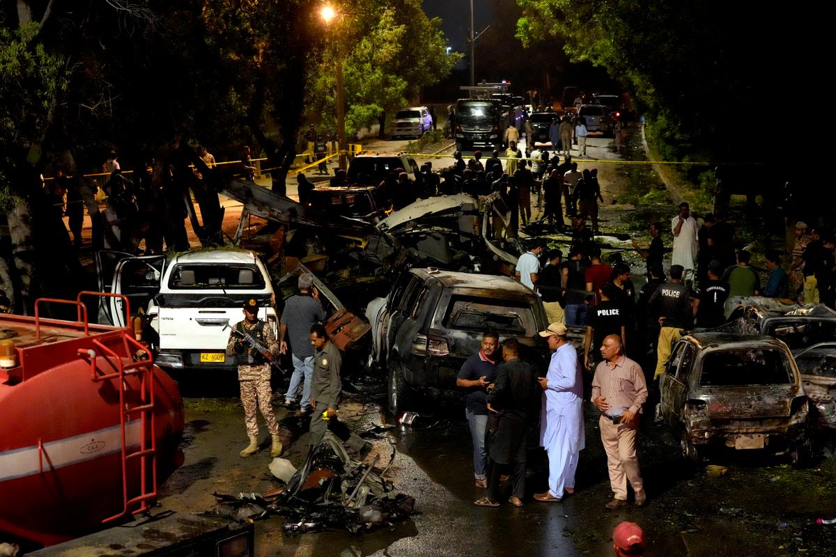 Explosion Outside Karachi Airport Kills 2 Workers From China and Injures Others