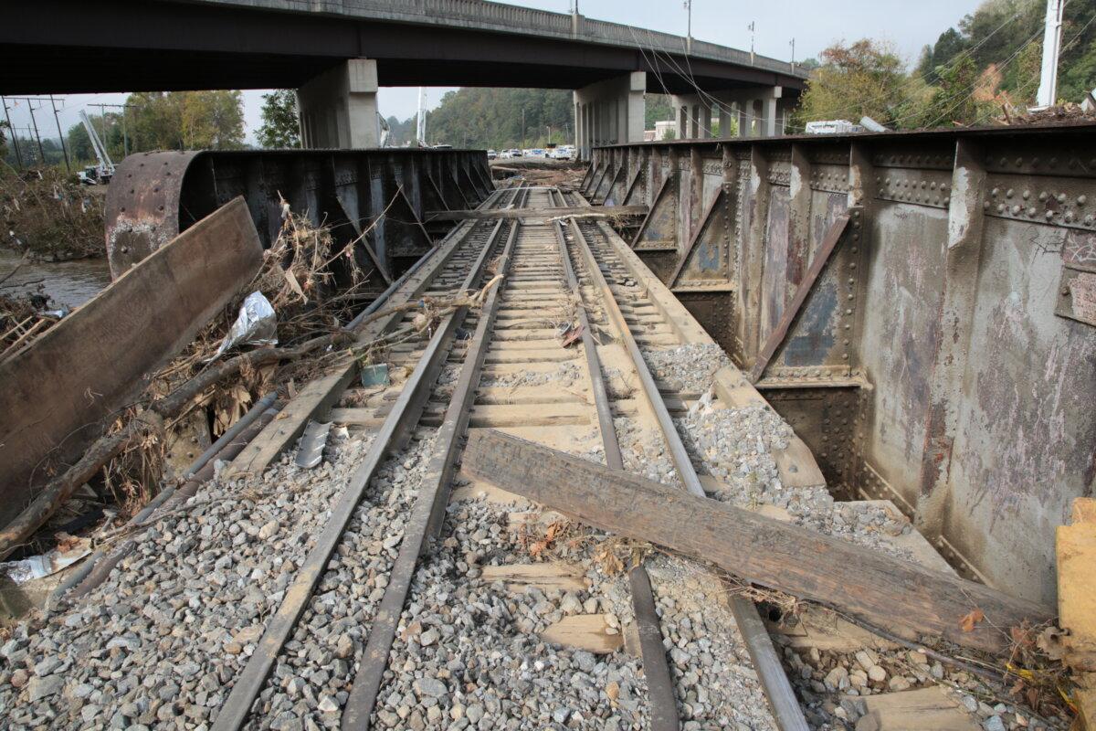 A rail bridge is out of action in Biltmore Village, N.C., on Oct. 4, 2024. (Richard Moore/The Epoch Times)