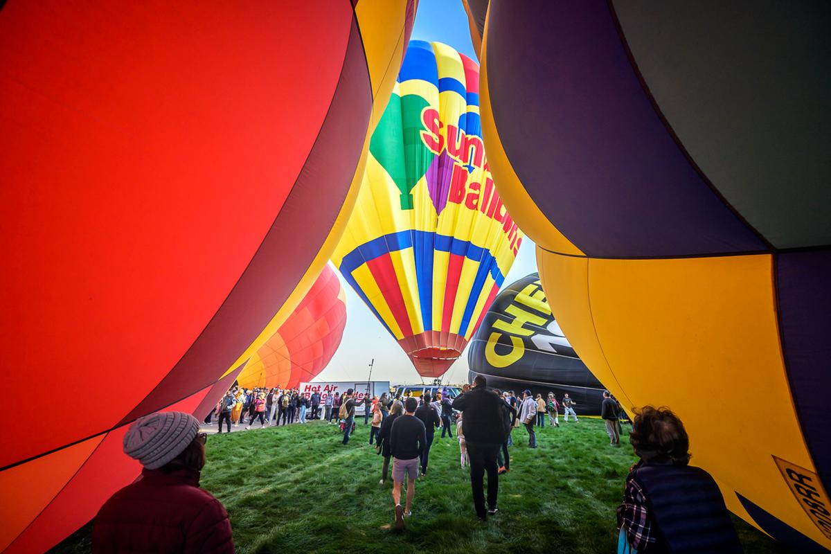 Hot-Air Balloon Bumps Line, Causing Brief Power Outage During Albuquerque Balloon Fiesta