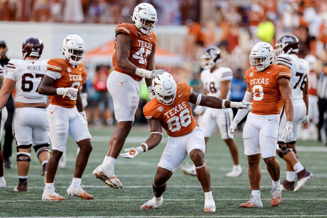 Big Upsets Clobber AP’s NCAA Football Rankings and Put a Goalpost in the River