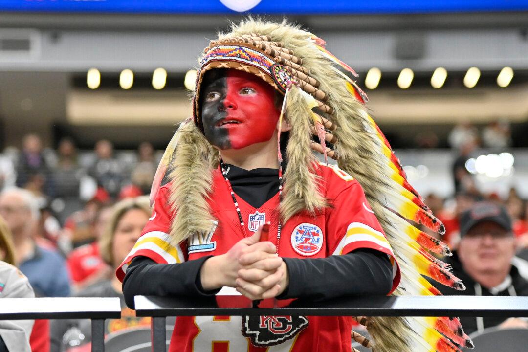 Judge Denies Deadspin’s Bid to Dismiss Defamation Suit Involving 9-Year-Old Chiefs Fan