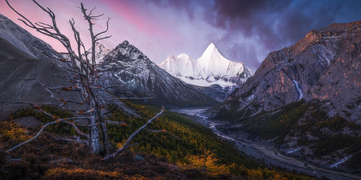 "Mountain of Divinity." (© Kelvin Yuen/ The 15th Epson International Pano Awards via SWNS)