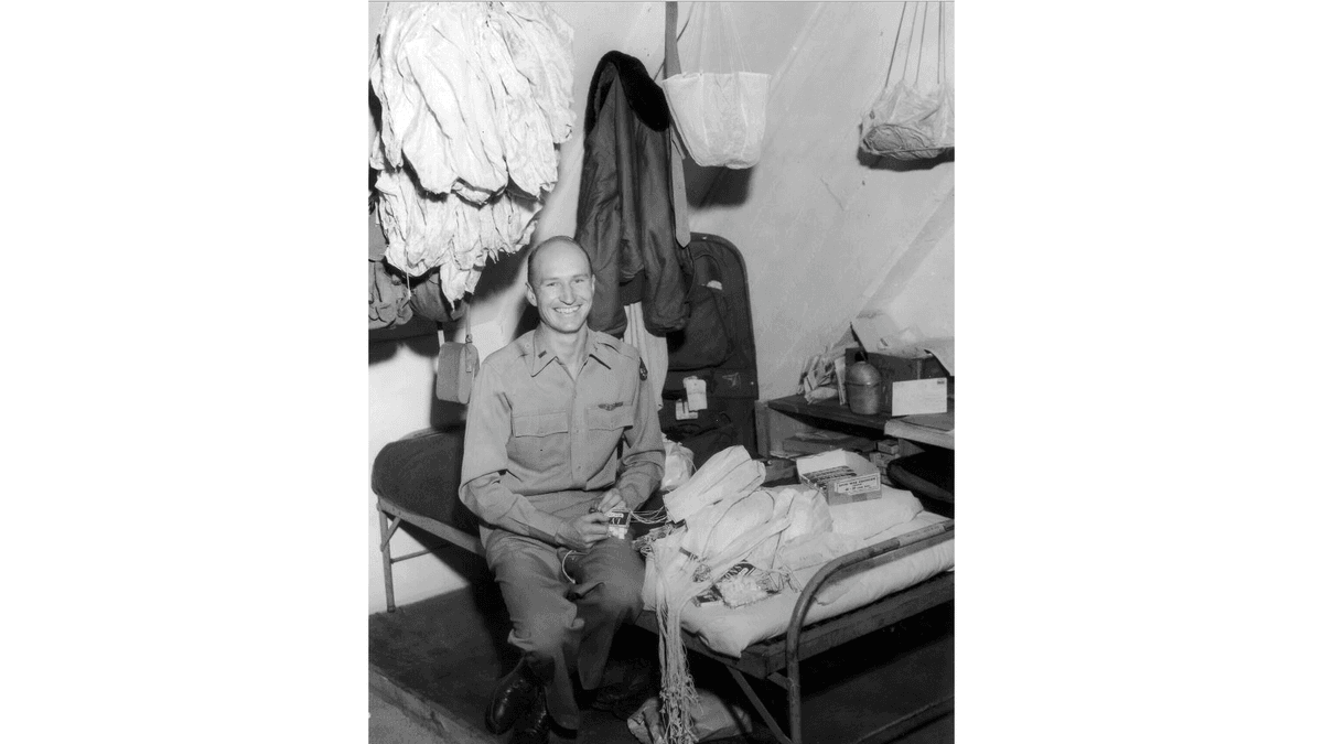 Gail Halvorsen: The Candy Bomber
