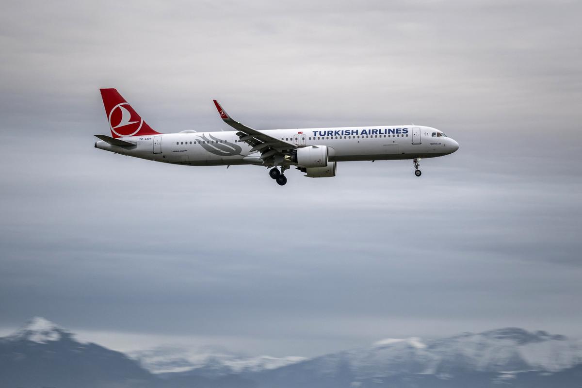 Pilot Dies Aboard Turkish Airlines Flight, Forcing Emergency Landing in New York