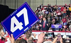 Trump Vows to Restore âA Country That Worksâ While Campaigning in Pennsylvania