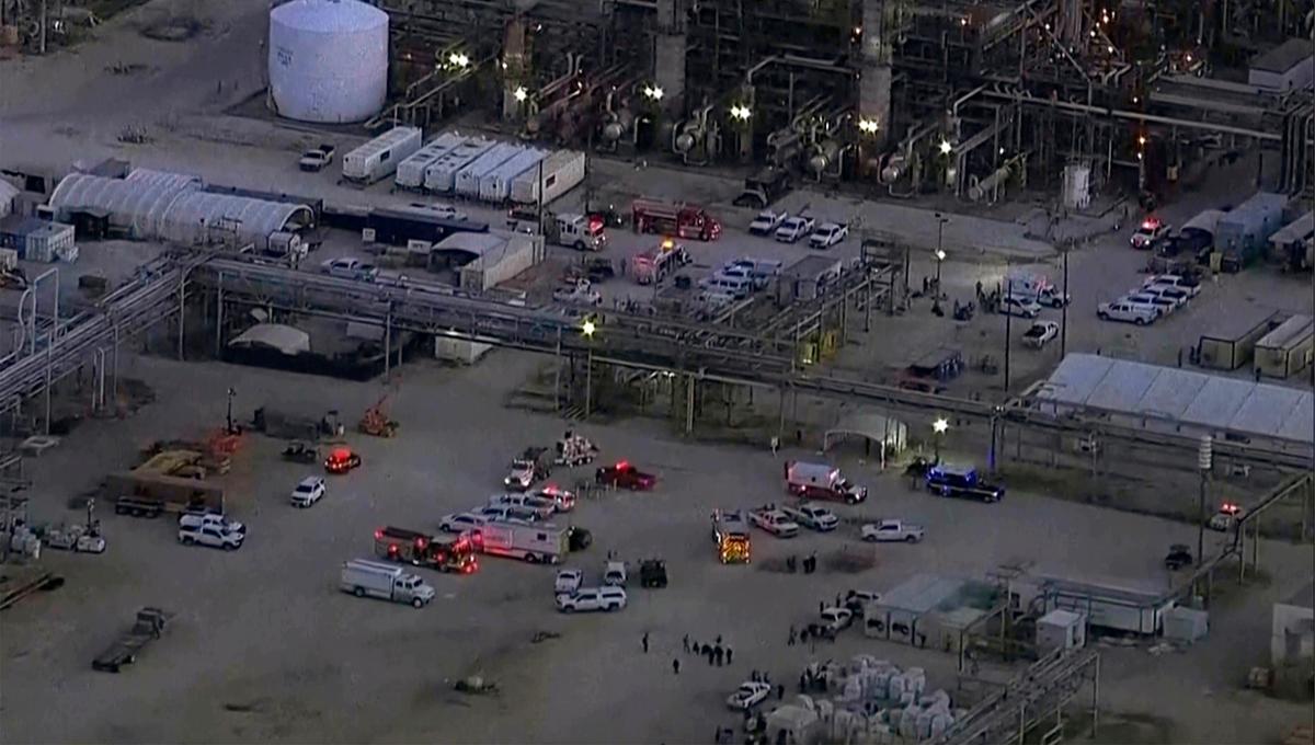 Texas Chemical Leak: 2 Dead, Multiple Others Injured After Gas Release From Oil Refinery