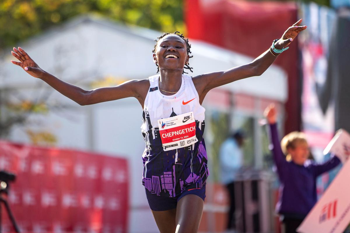 Ruth Chepngetich of Kenya Smashes World Record at Chicago Marathon