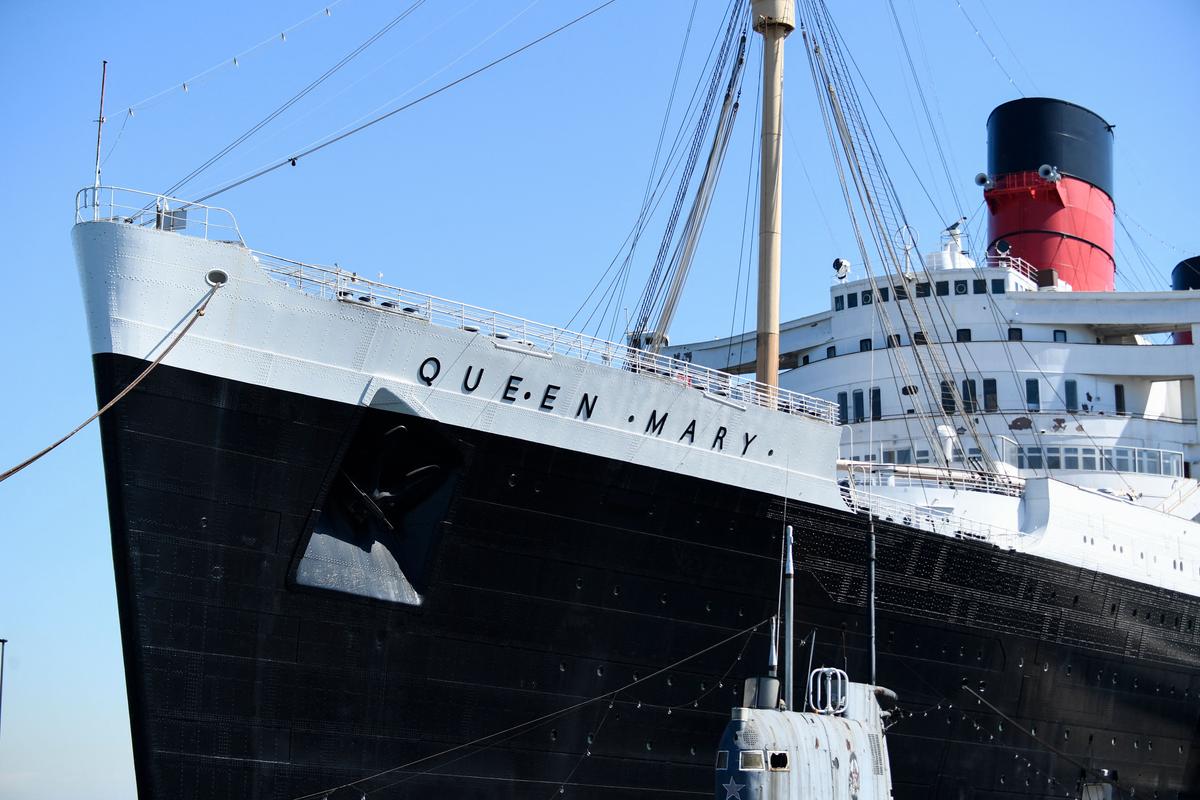 Alex Mendham and His Orchestra: Vintage Music and Dance Aboard the Queen Mary