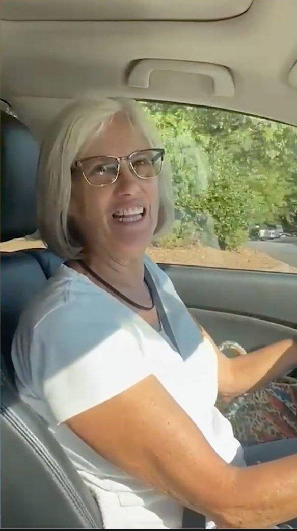 Sue on her way back to Illinois after picking up her mother from her assisted living home in Florida. (Screenshot/Newsflare)