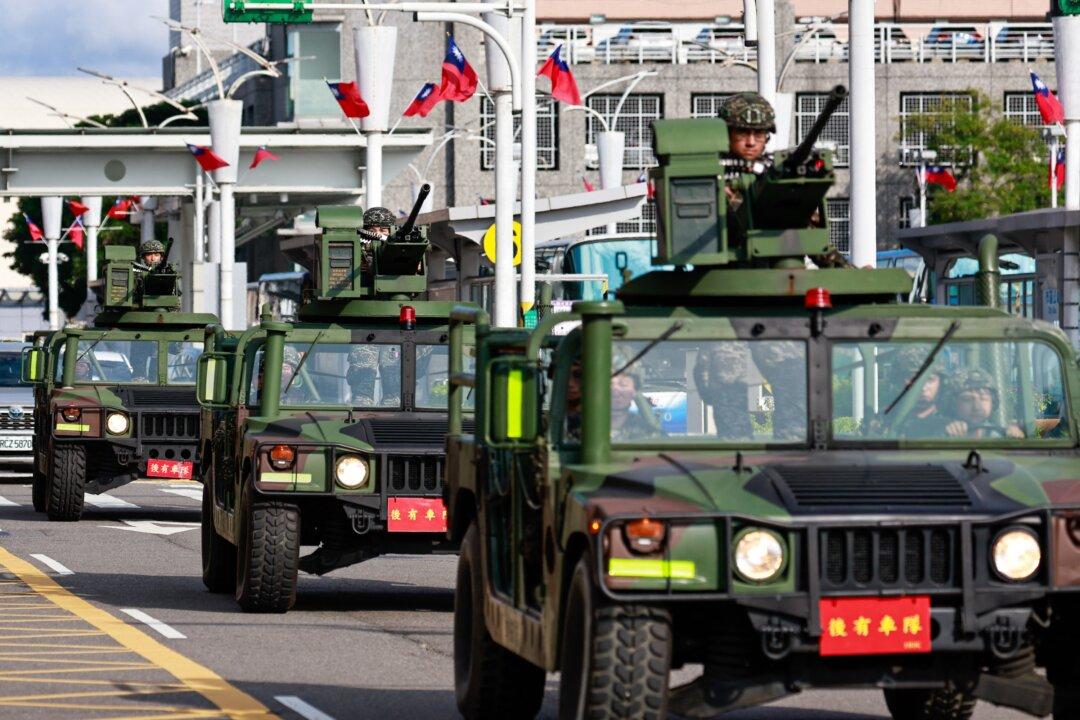 CCP Risks Losing Power If a Taiwan Invasion Fails, Says Former US Intelligence Officer