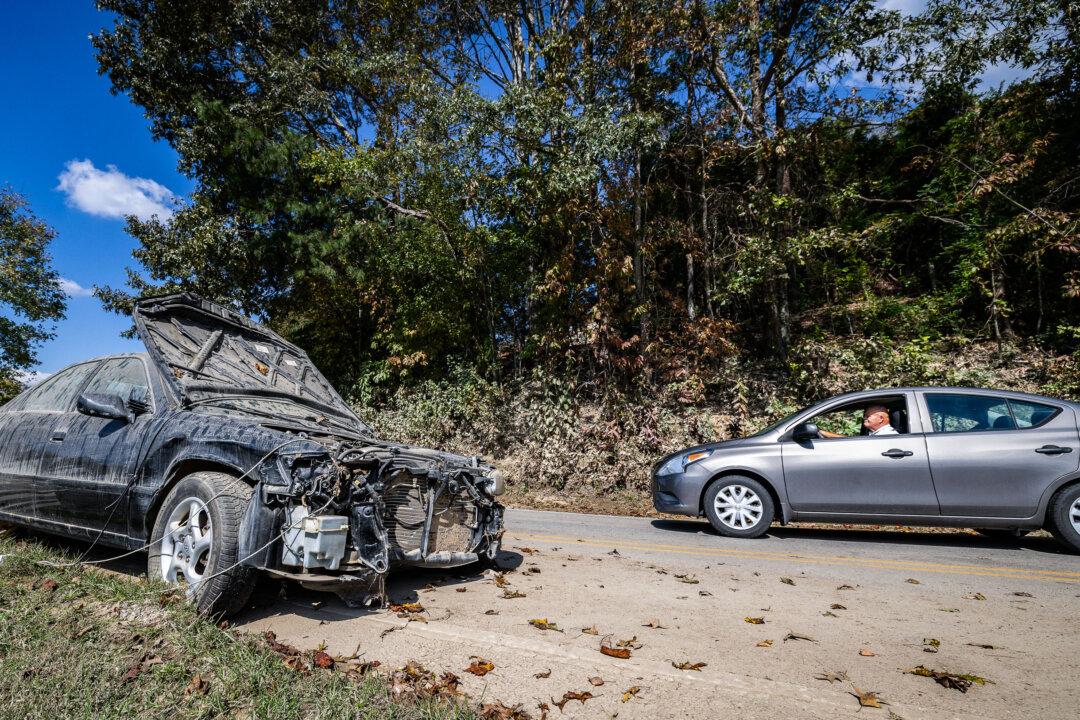 FEMA Restarts Door-to-Door Operations in North Carolina After Reported Threats