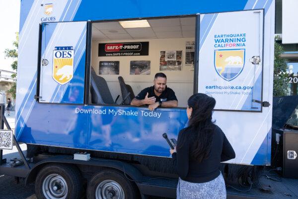 The California Governor’s Office of Emergency Services's ShakeOut tour featuring an earthquake simulation trailer at the University of California—San Diego campus on Oct 14, 2024. (Jane Yang/The Epoch Times)