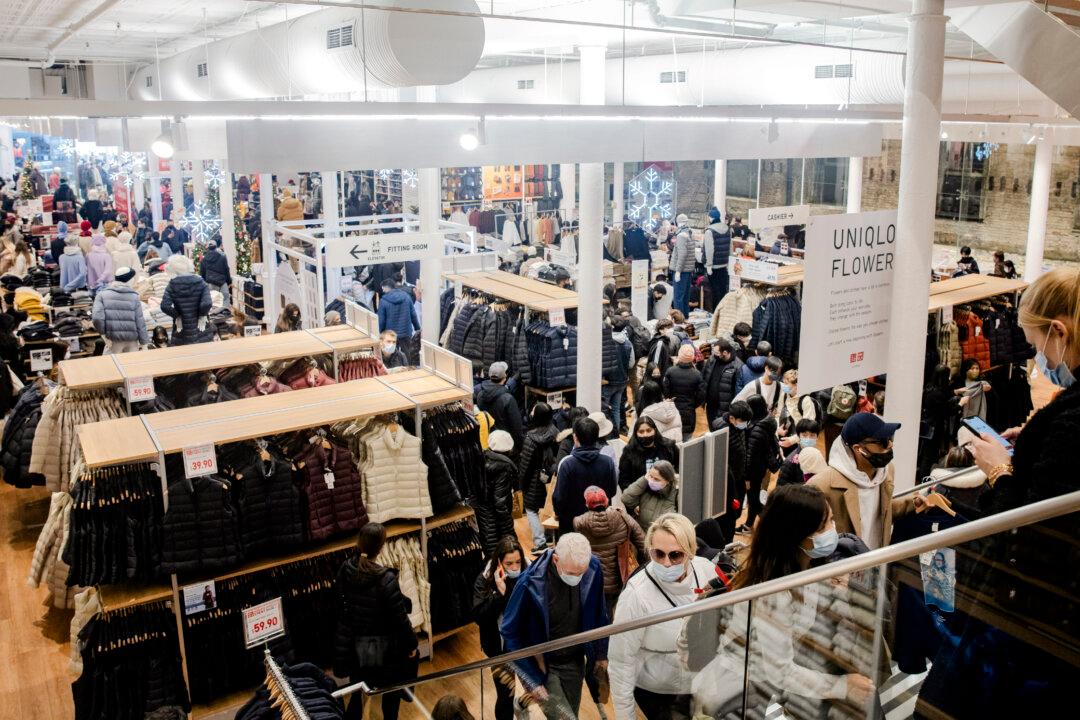 Strong Discretionary Spending Lifts US Retail Sales in September