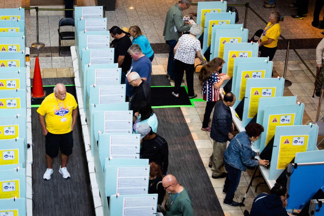 Nevada’s Early Voters Show Passion as Republicans Turn Out in Droves