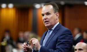 Minister’s Proposed Strike Freeze Fails to Find Traction in Montreal Port Standoff