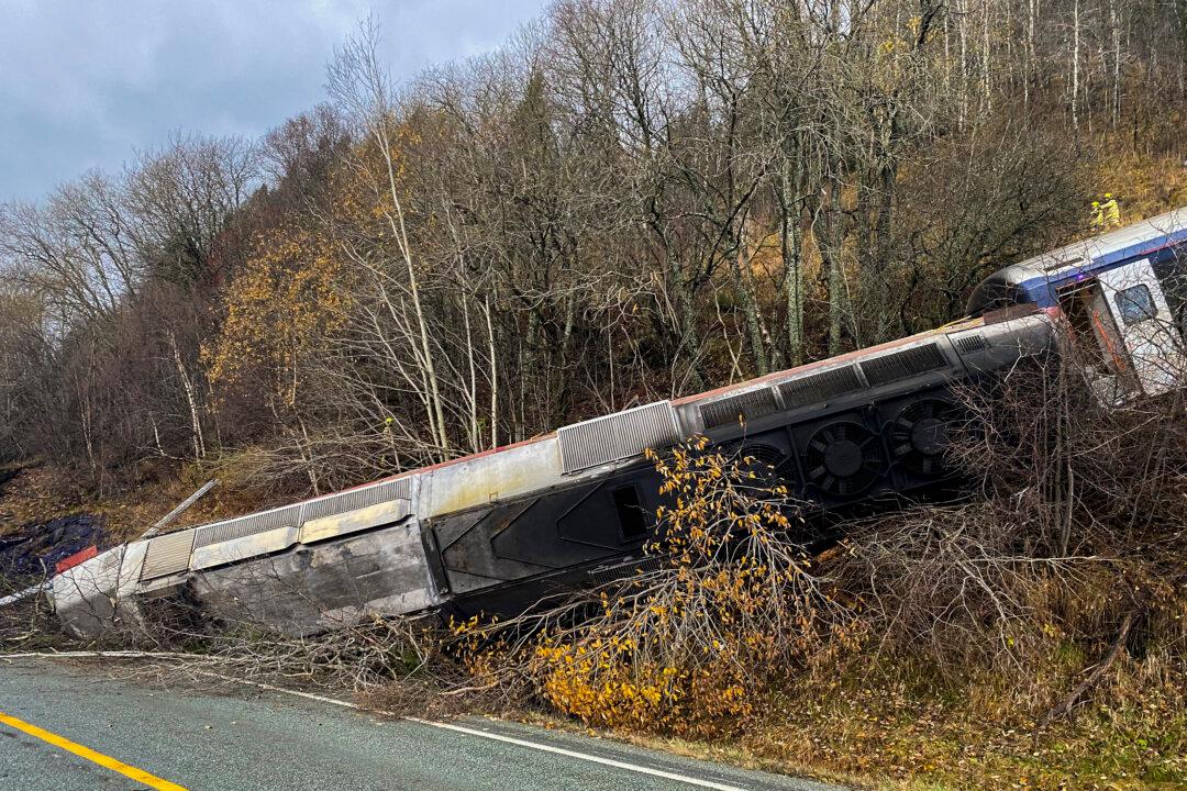 Train Carrying 55 People Derails on Norway’s North Coast, Killing at Least 1 and Injuring 4