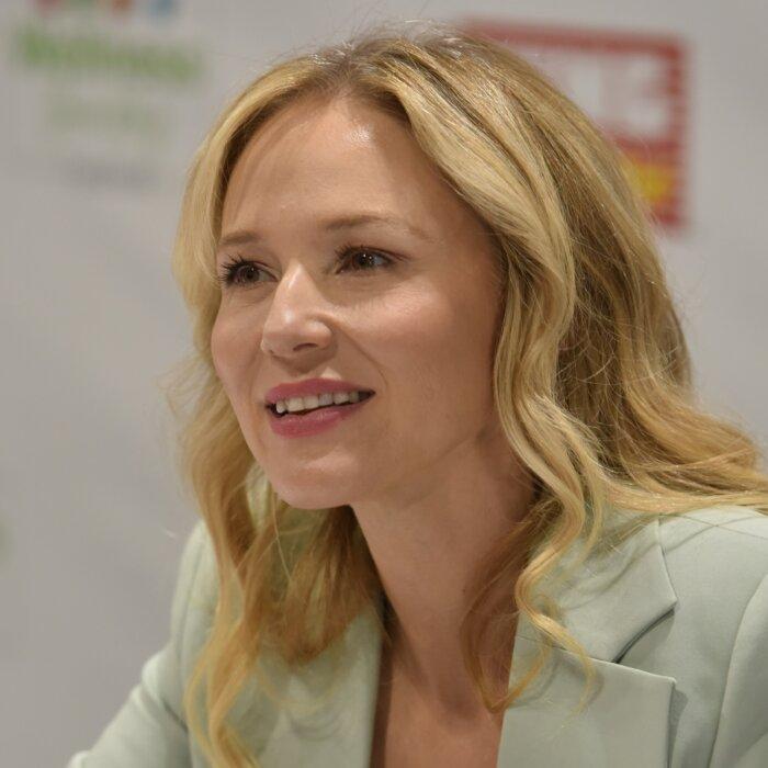 Jewel Promotes Mental Health While Unveiling New Album ‘Portal’