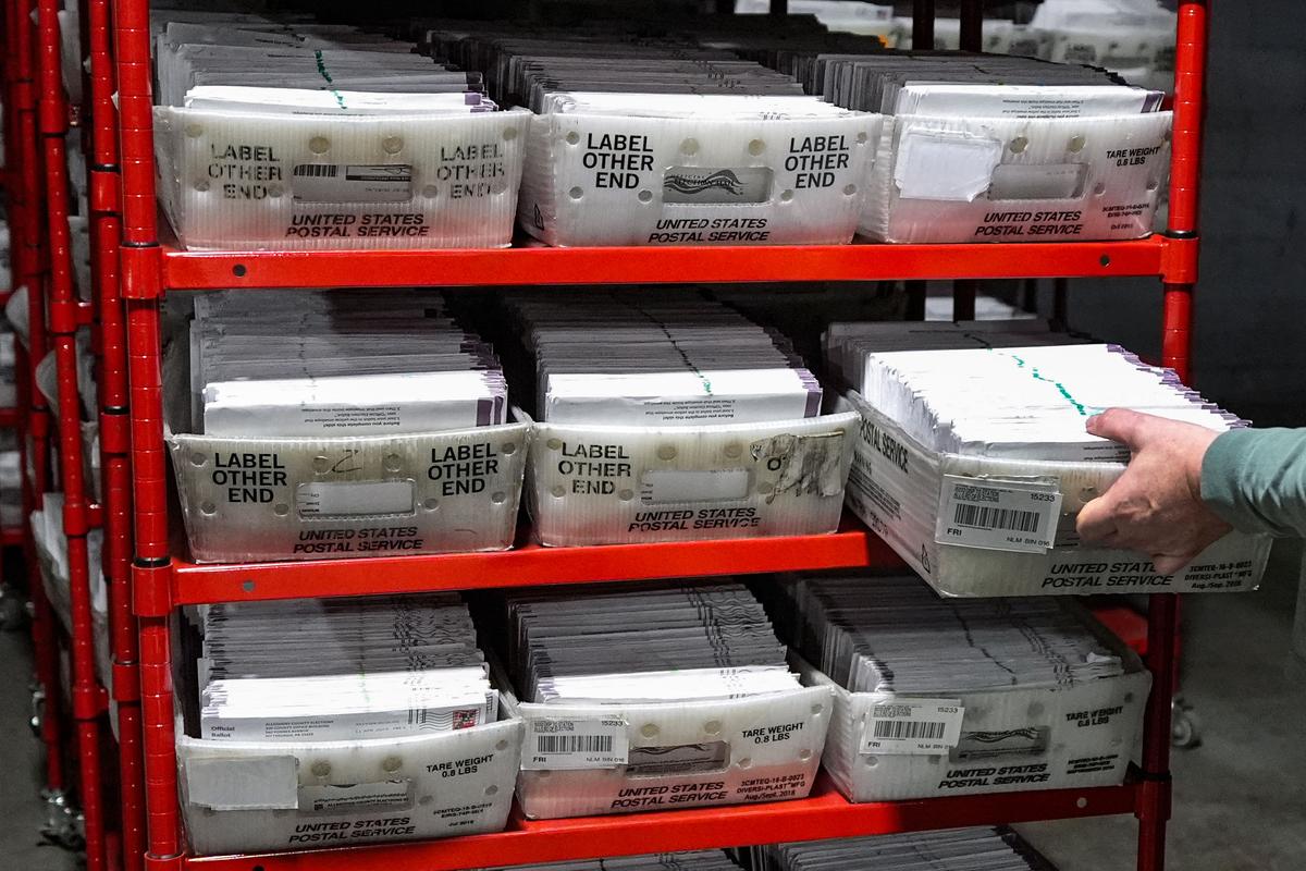 Early Voting Data Indicate Mail-In Voting Won’t Be as Prominent in 2024 thumbnail