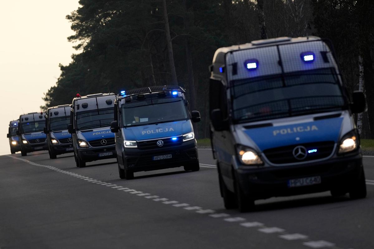 Poland Arrests People in Alleged Plot to Send Explosives to Canada